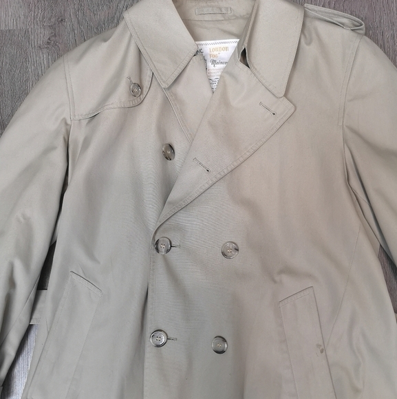 Vintage London Fog Classic trench coat   **HOST PICK** - Picture 6 of 7